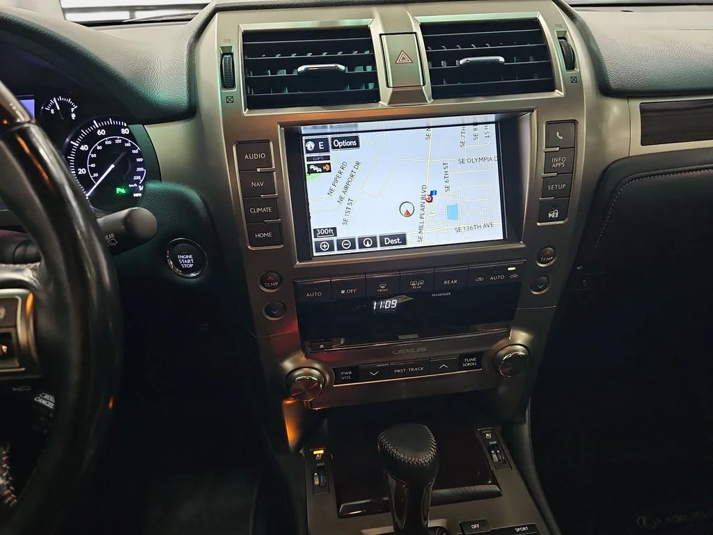 Used 2017 White Lexus 460 Luxury image 22