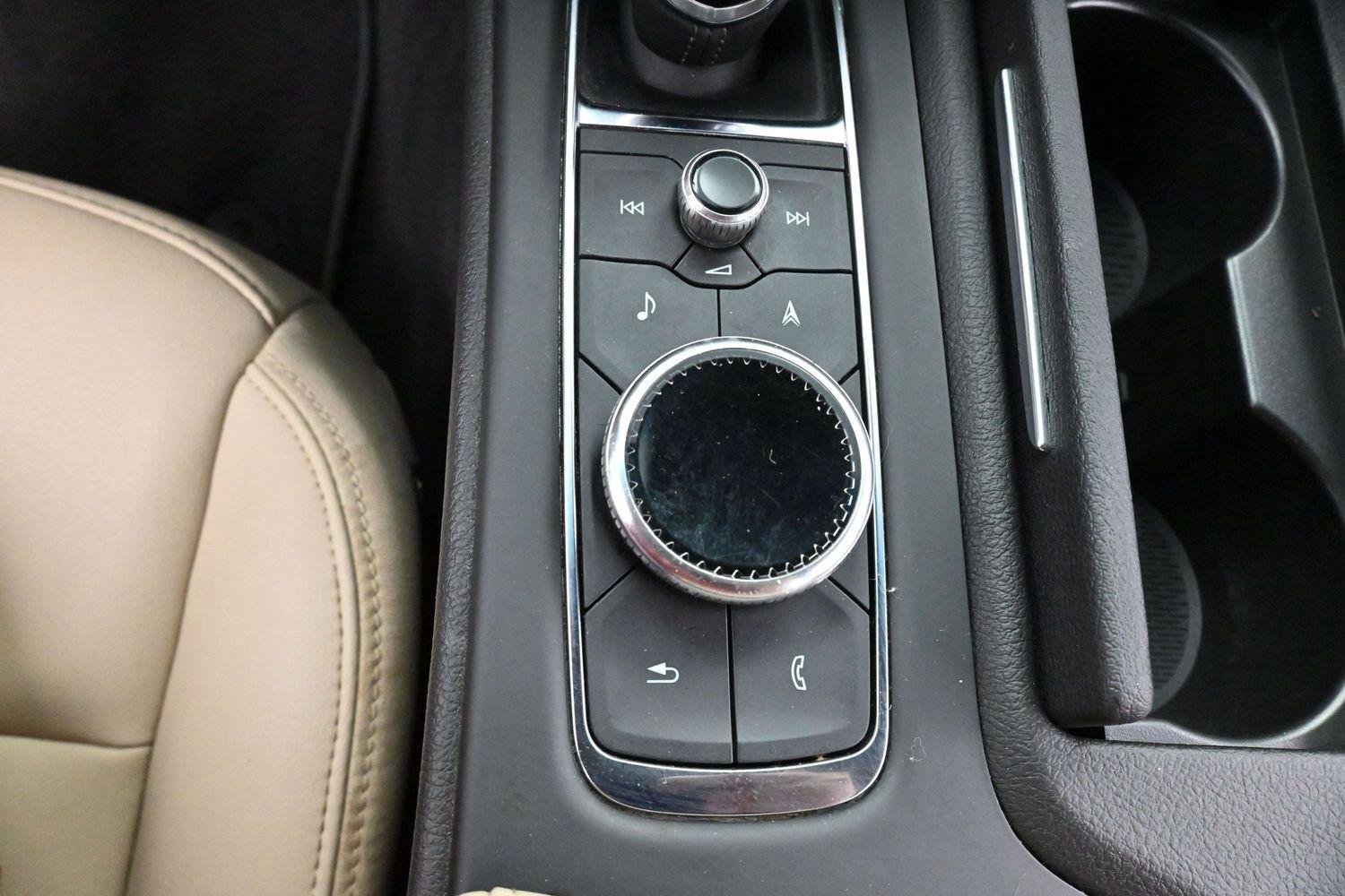 Used 2020 GARNET METALLIC Cadillac Luxury image 26