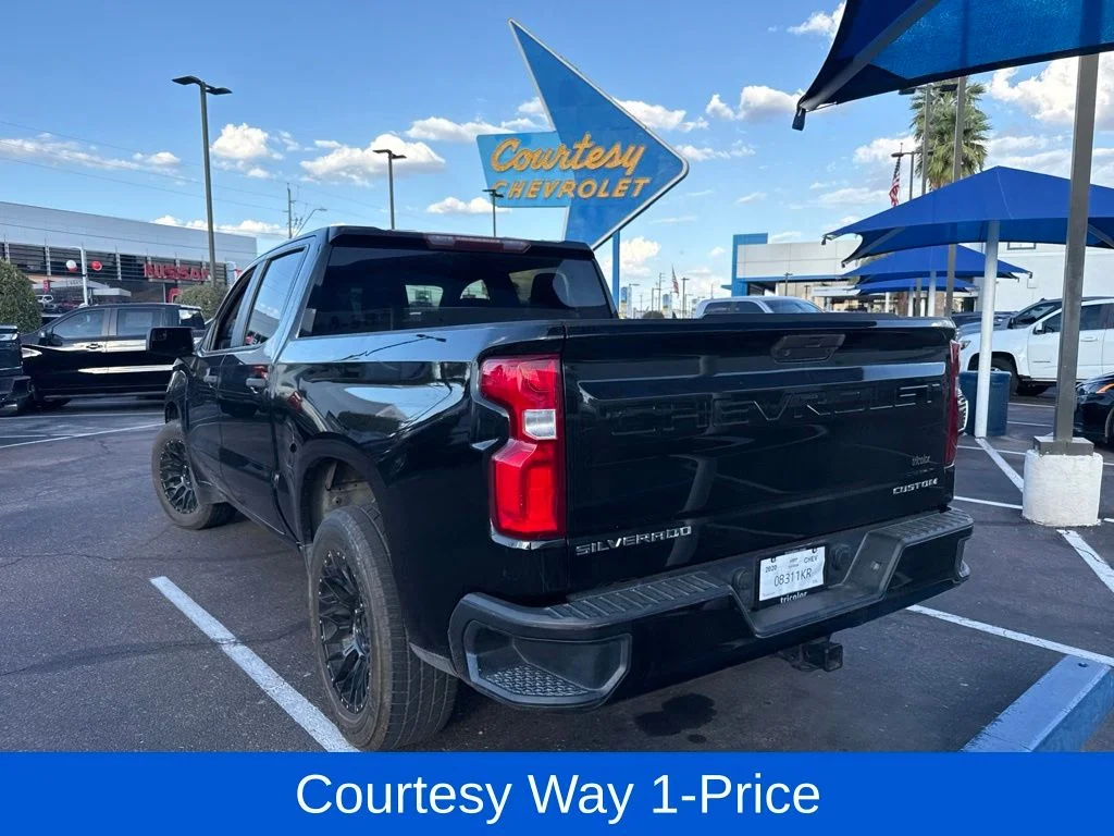 Used 2020 Black Chevrolet Custom image 6