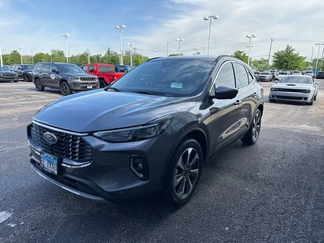 2023 Ford Escape Platinum AWD Hybrid's photo
