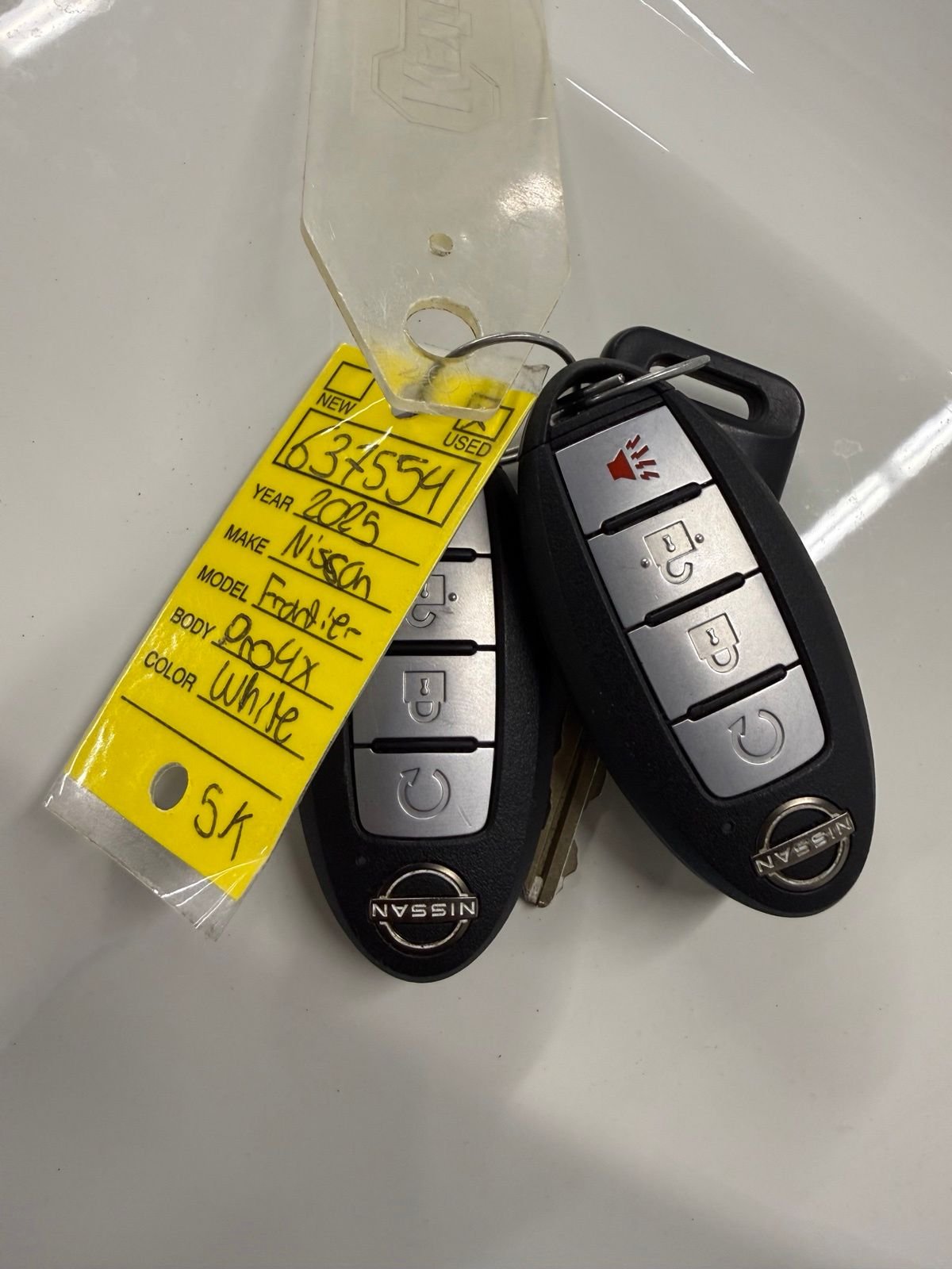 Used 2025 White Nissan PRO-4X image 26