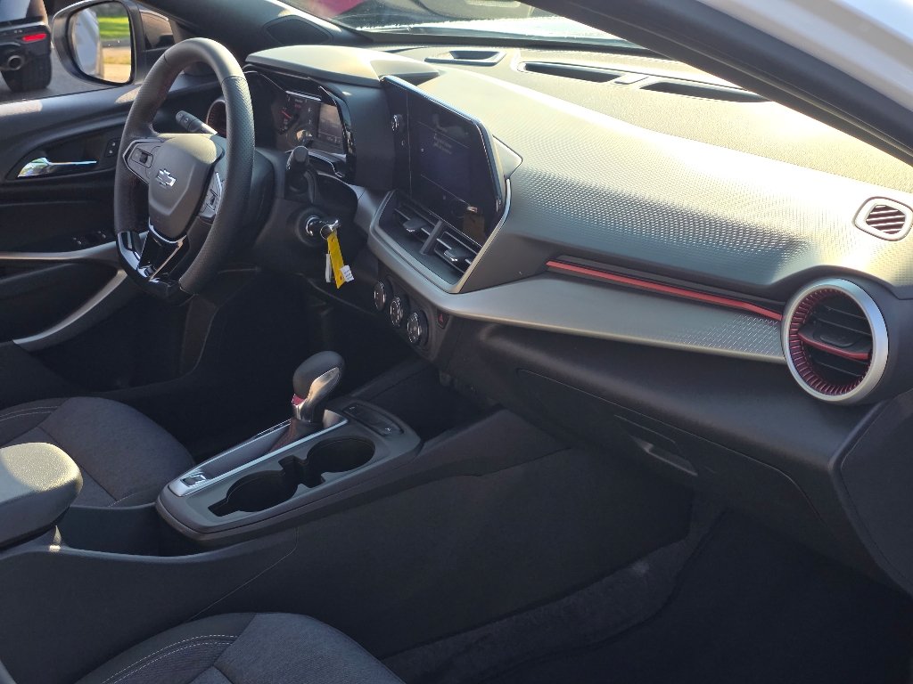 Used 2024 Summit White Chevrolet 1RS image 21