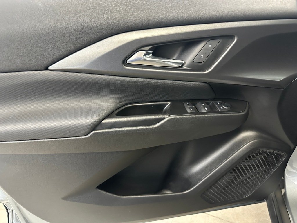 Used 2025 Sterling Gray Metallic Chevrolet LT image 7