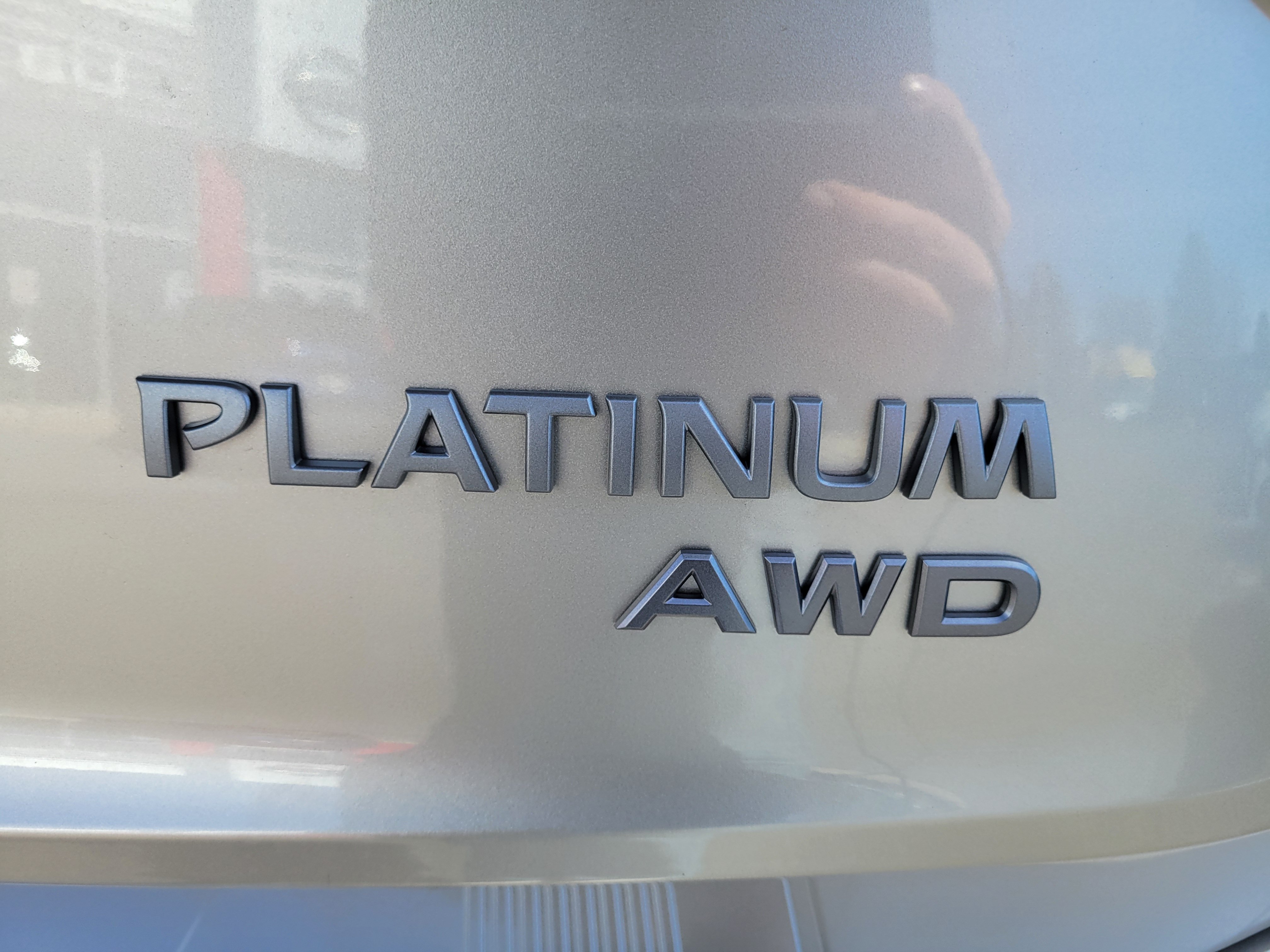 New 2026 Champagne Silver Metallic/Super Black Nissan Platinum image 10