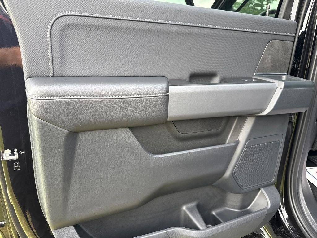 New 2026 Agate Black Metallic Ford XLT image 40