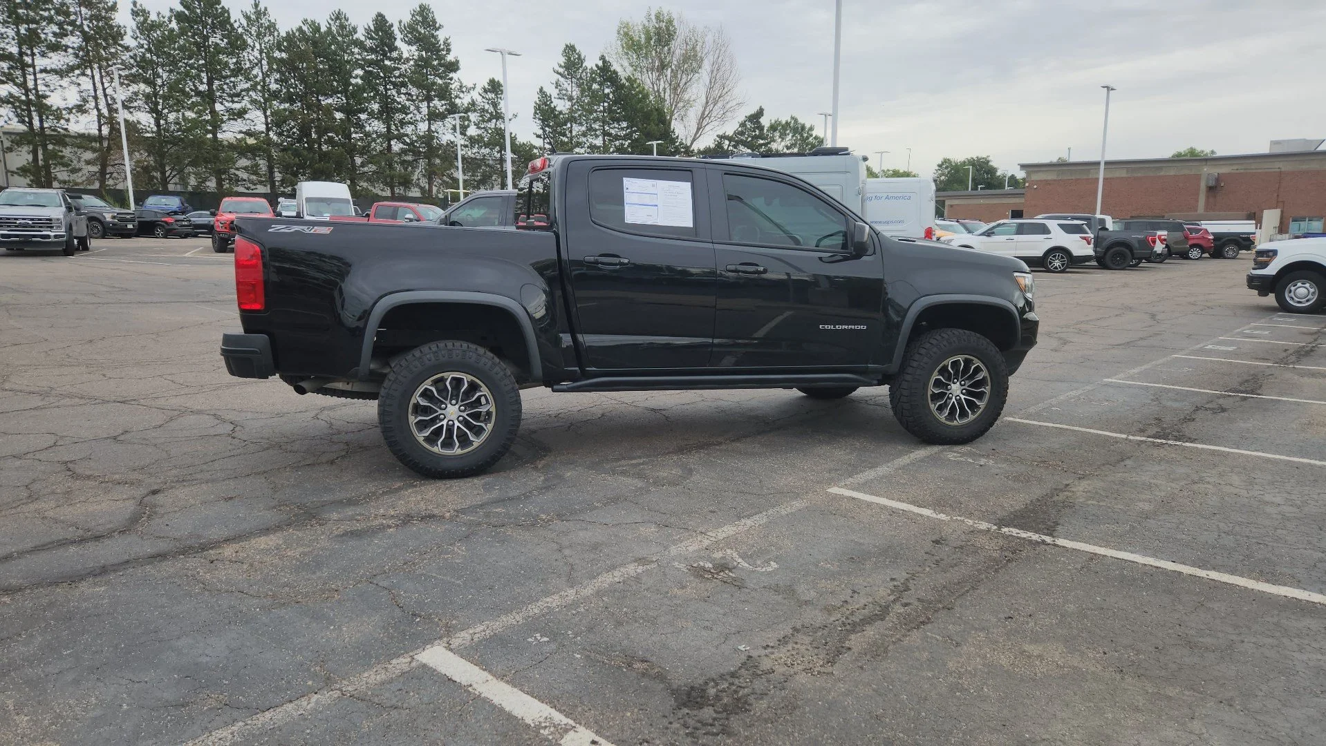 2022 Chevrolet Colorado ZR2 - Photo 11