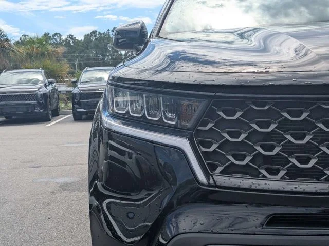 Used 2023 Black Kia X-Line S image 8