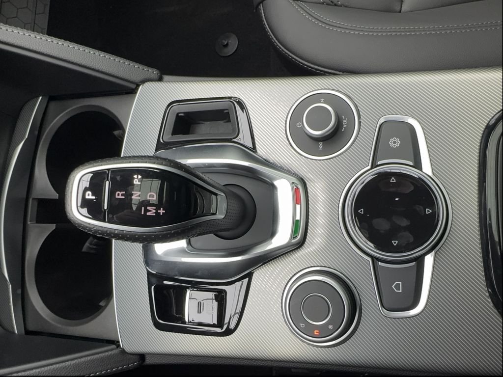 2025 Alfa Romeo Stelvio Base - Photo 46