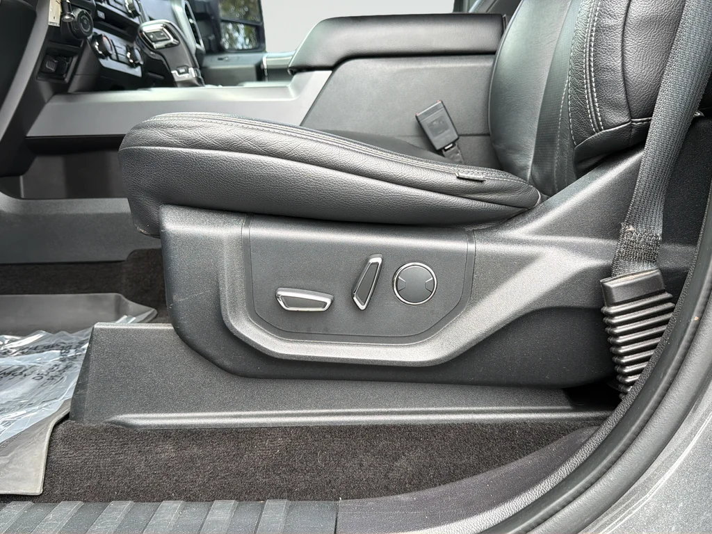 Used 2018 Gray Ford XLT image 18