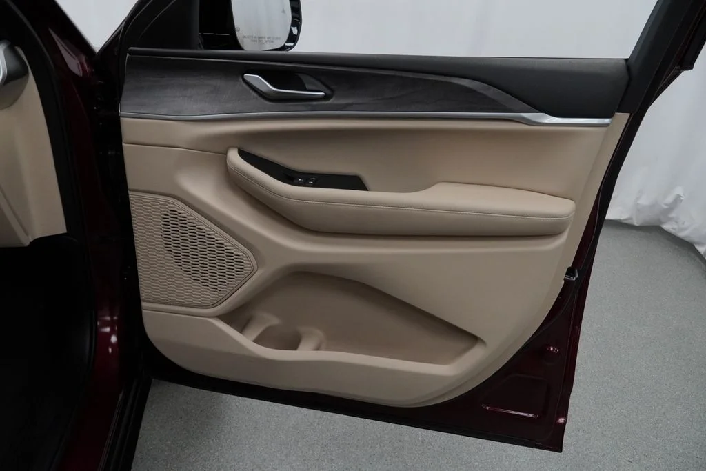 Used 2025 Red Jeep Limited image 42