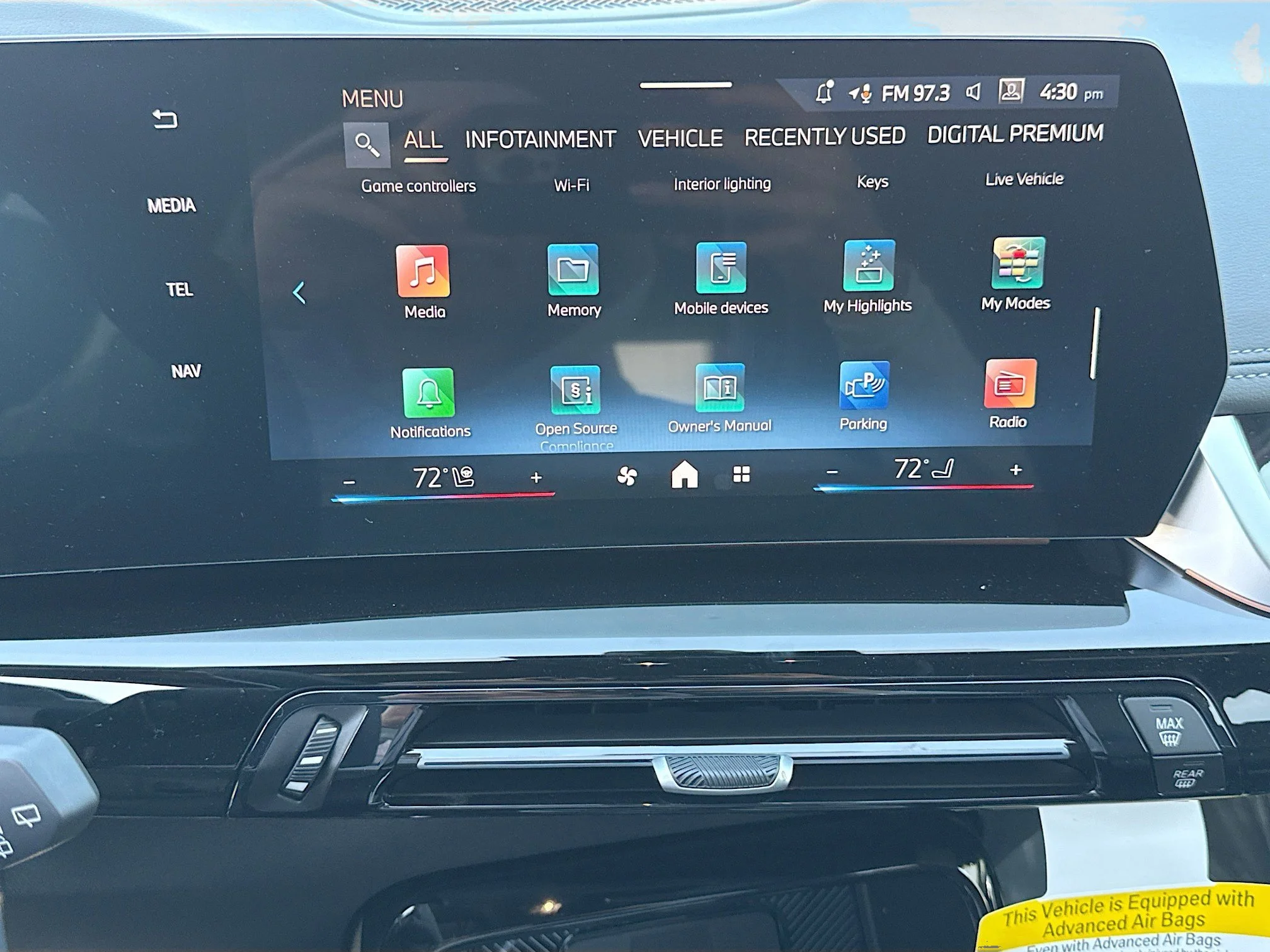 New 2026 Mineral White Metallic BMW xDrive28i image 29