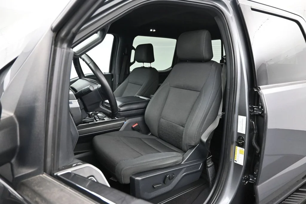 Used 2023 Gray Ford XLT image 8