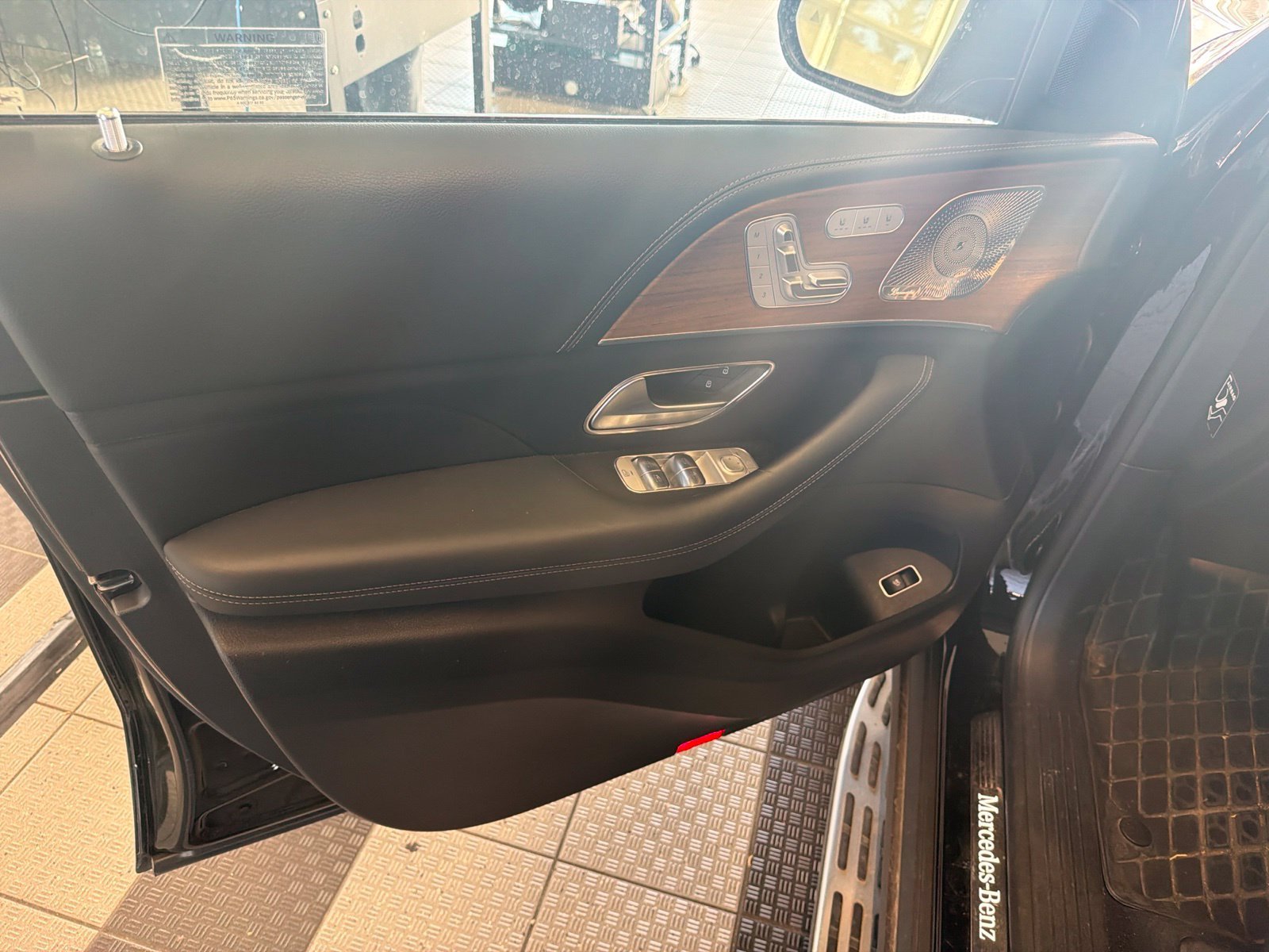 Certified Used 2025 Black Mercedes-Benz GLS 580 image 8