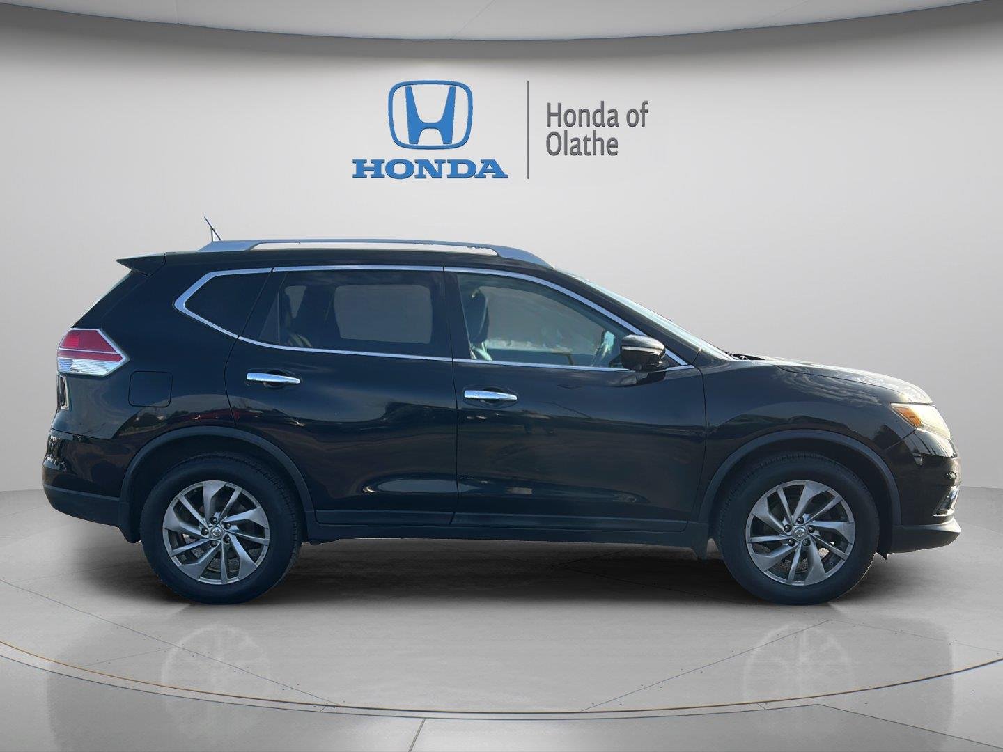 Used 2015 Nissan Rogue SL with VIN 5N1AT2MV6FC842616 for sale in Kansas City