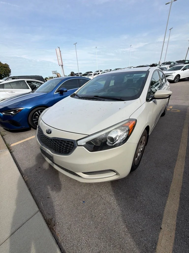 Used 2015 Beige Kia LX image 8