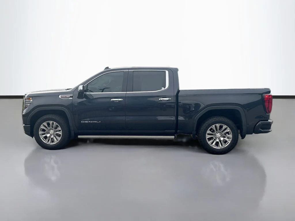 Used 2023 Silver GMC Denali image 6
