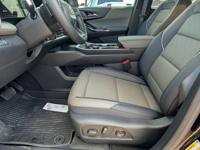 New 2027 Mosaic Black Metallic Chevrolet LT image 9