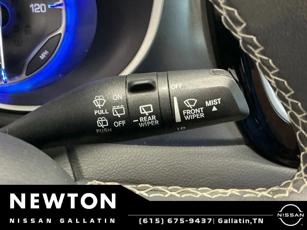 Used 2023 Bright White Clearcoat Chrysler Touring L image 36