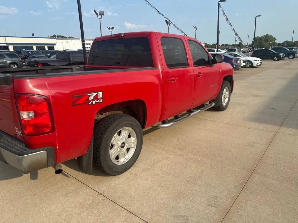 Used 2011 Red Chevrolet LT image 26