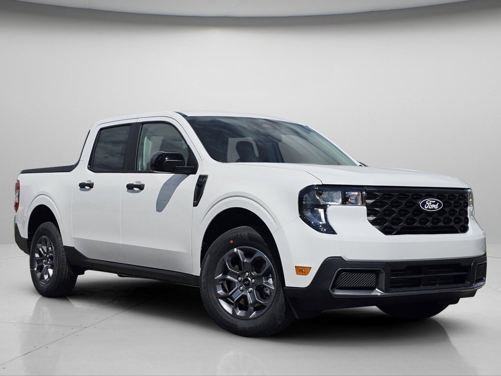 New 2026 Oxford White Ford XLT image 2