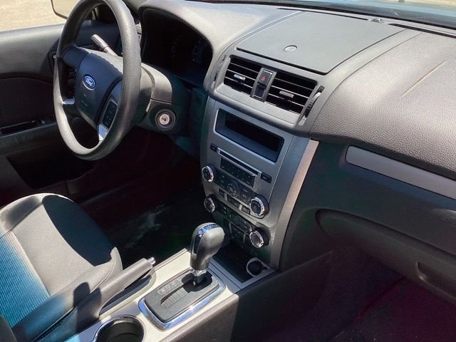 Used 2012 Blue Ford SE image 18