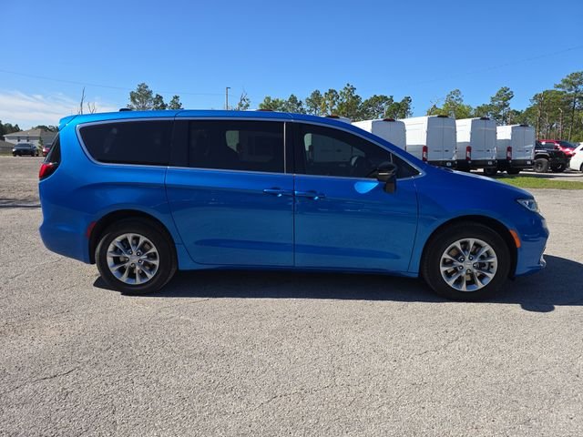 New 2026 Hydro Blue Pearl-Coat Exterior Paint Chrysler Limited image 3