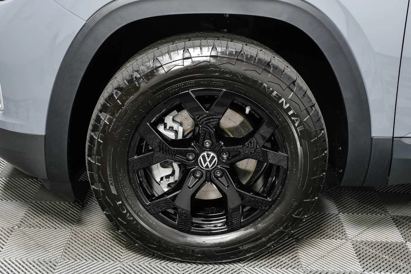 New 2026 Pure Gray Volkswagen 2.0T Peak Edition image 39