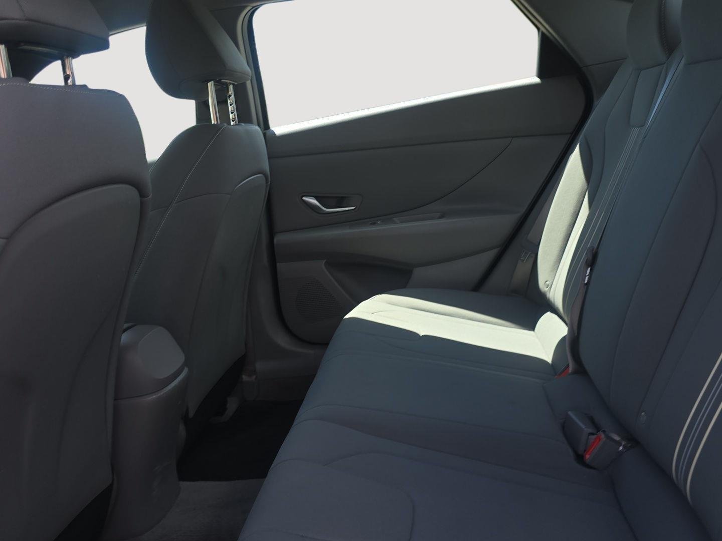 Used 2023 Fluid Metal Hyundai SEL image 10