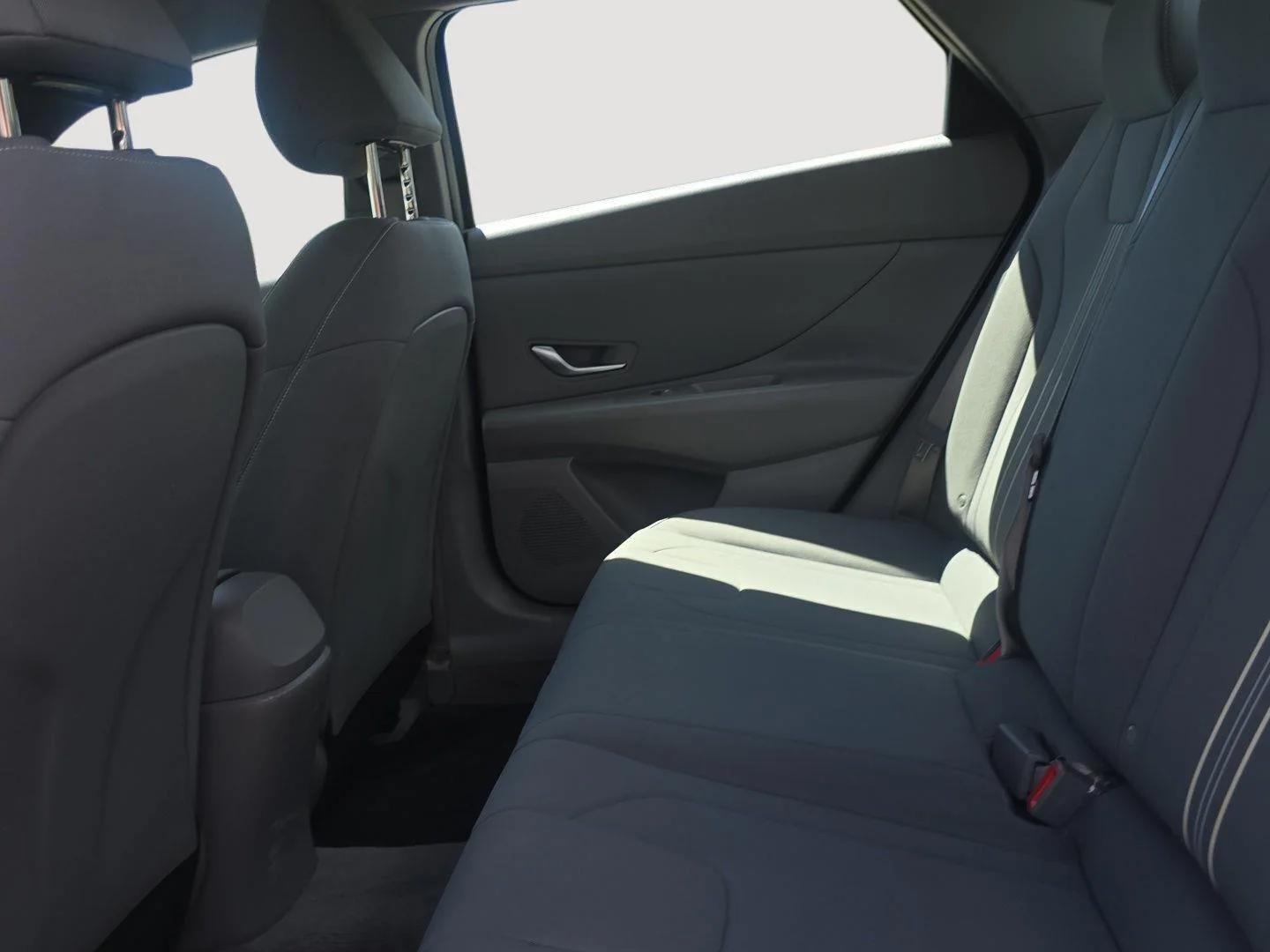 Certified Used 2023 Fluid Metal Hyundai SEL image 10