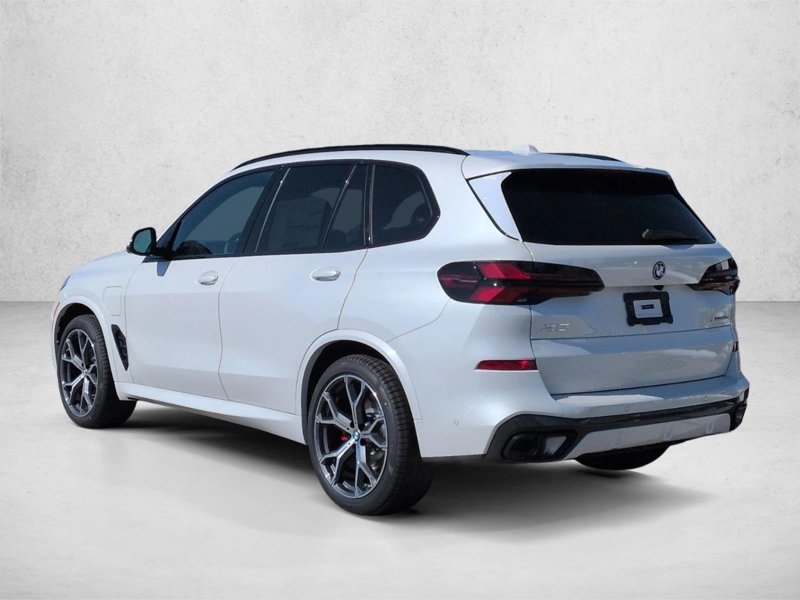 Used 2026 Mineral White Metallic BMW xDrive50e image 9
