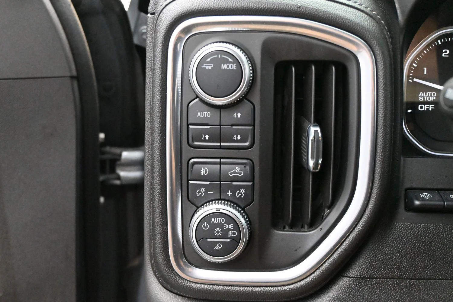 Used 2020 SATIN STEEL METALLIC GMC Denali image 31