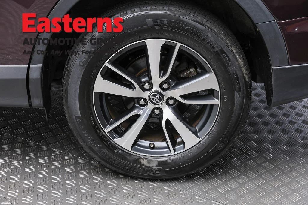 Used 2016 Black Toyota XLE image 8