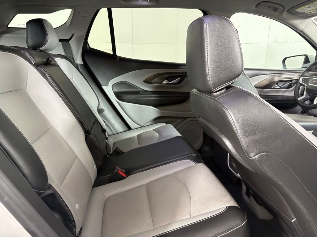Used 2024 White GMC SLT image 20