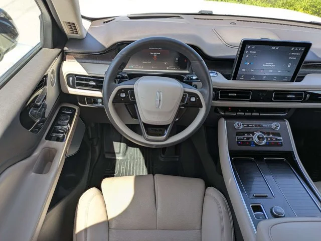 Used 2022 White Metallic Lincoln Reserve image 16