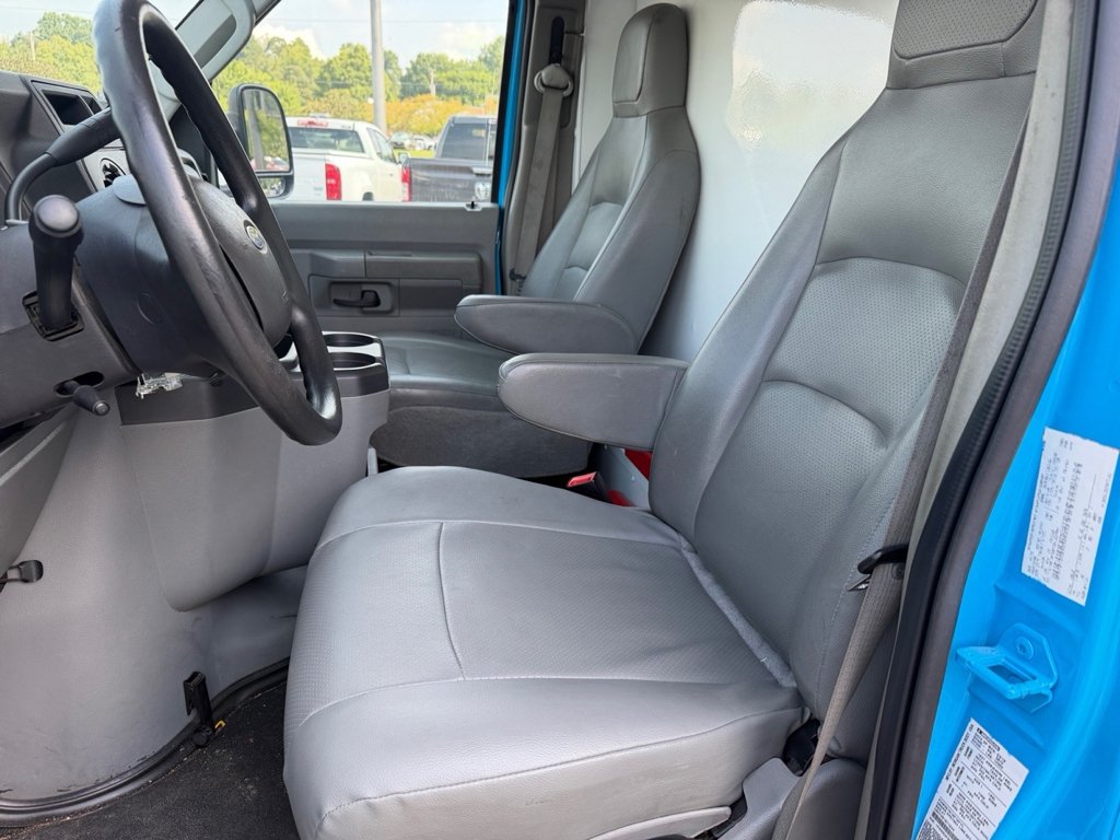 Used 2019  Ford Base image 10