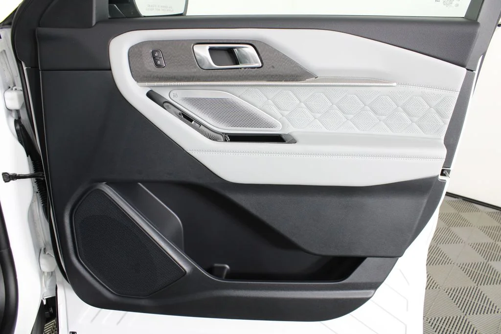 New 2026 White Ford Platinum image 10