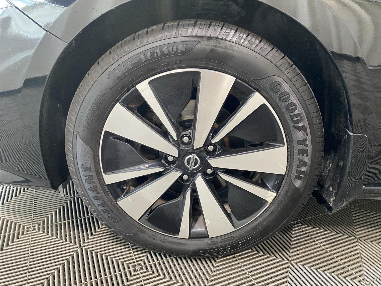 Used 2019 Super Black Nissan 2.5 SL image 10