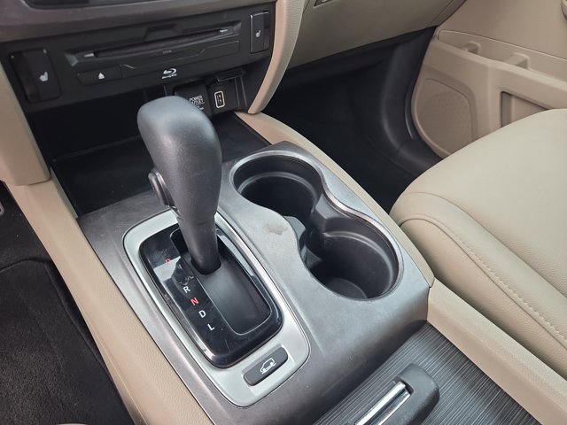 Used 2019  Honda EX-L w/Navi & RES image 10