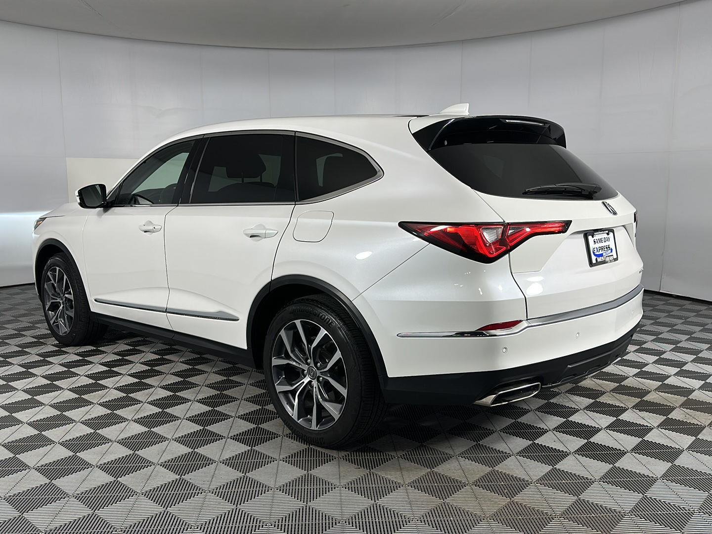 Used 2023 Platinum White Pearl Acura w/Technology Package image 23