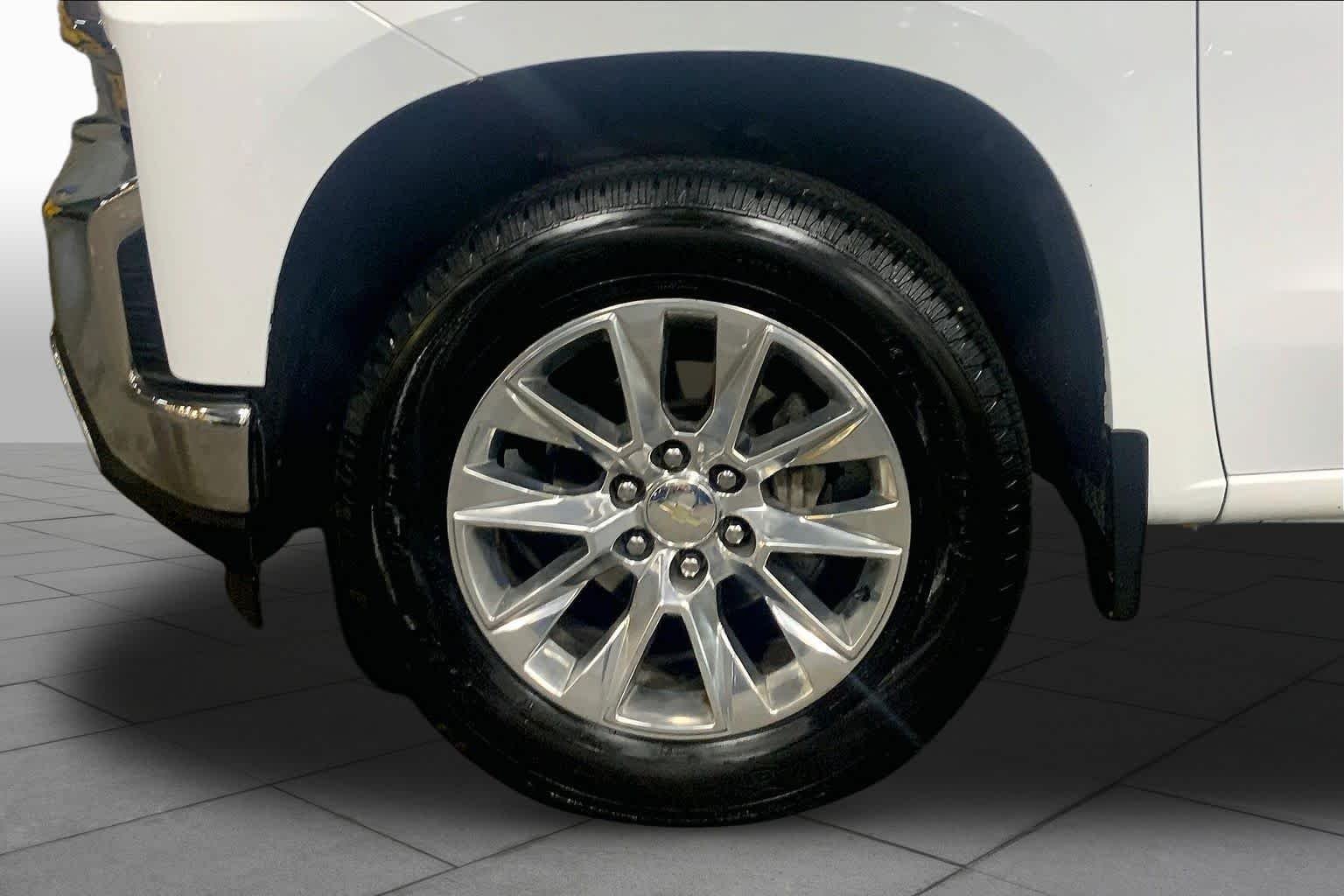 Used 2021 Summit White Chevrolet LTZ image 11