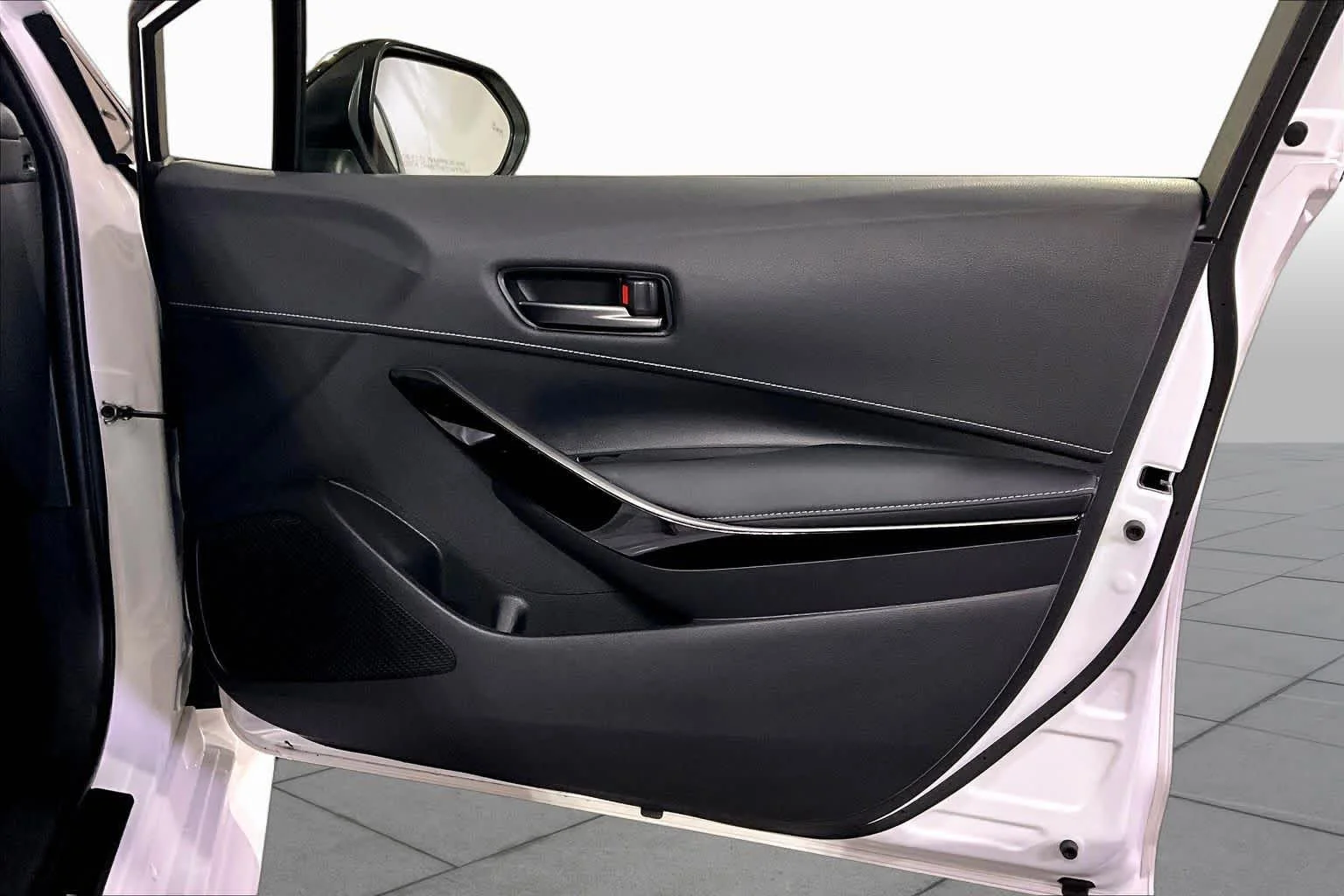 Used 2025 Ice Cap Toyota Premium image 22