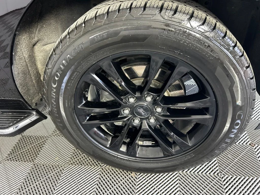 Used 2022 Black Ford XLT image 5
