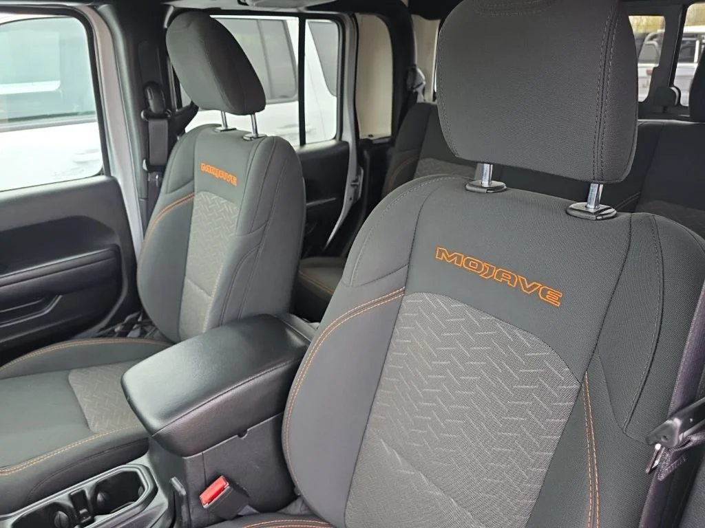 Used 2022 Silver Jeep Mojave image 12