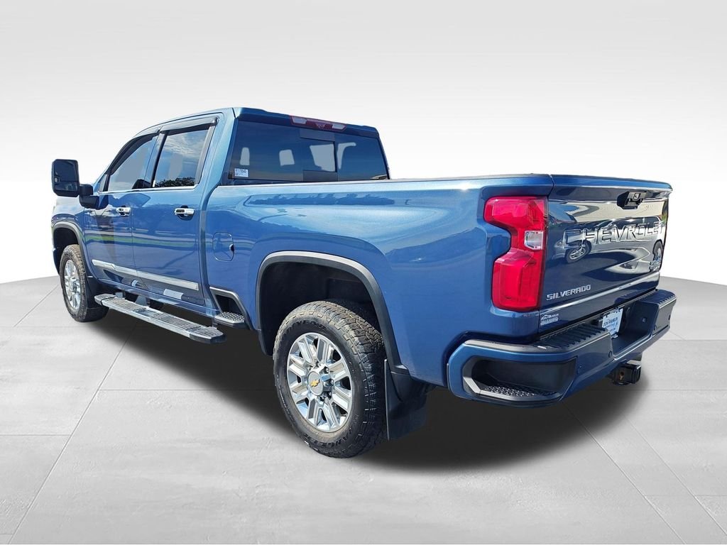 Used 2024 Blue Chevrolet High Country image 3