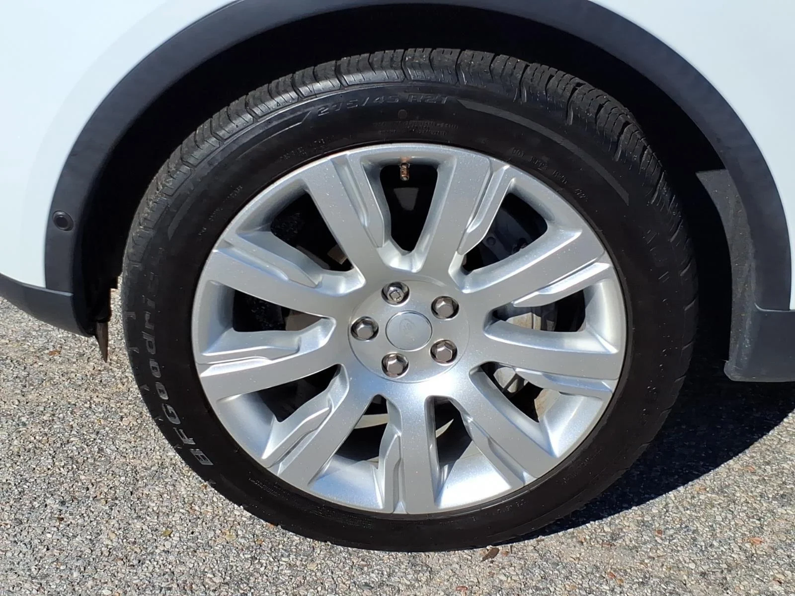 Used 2020 Fuji White Land Rover SE image 4