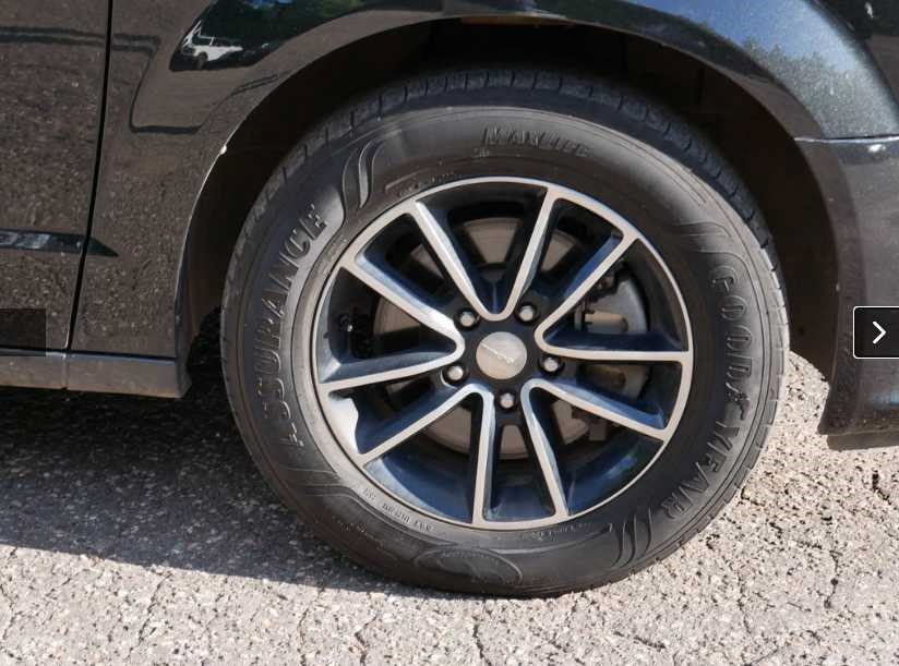 Used 2019 Black Onyx Crystal Pearlcoat Dodge SXT image 12
