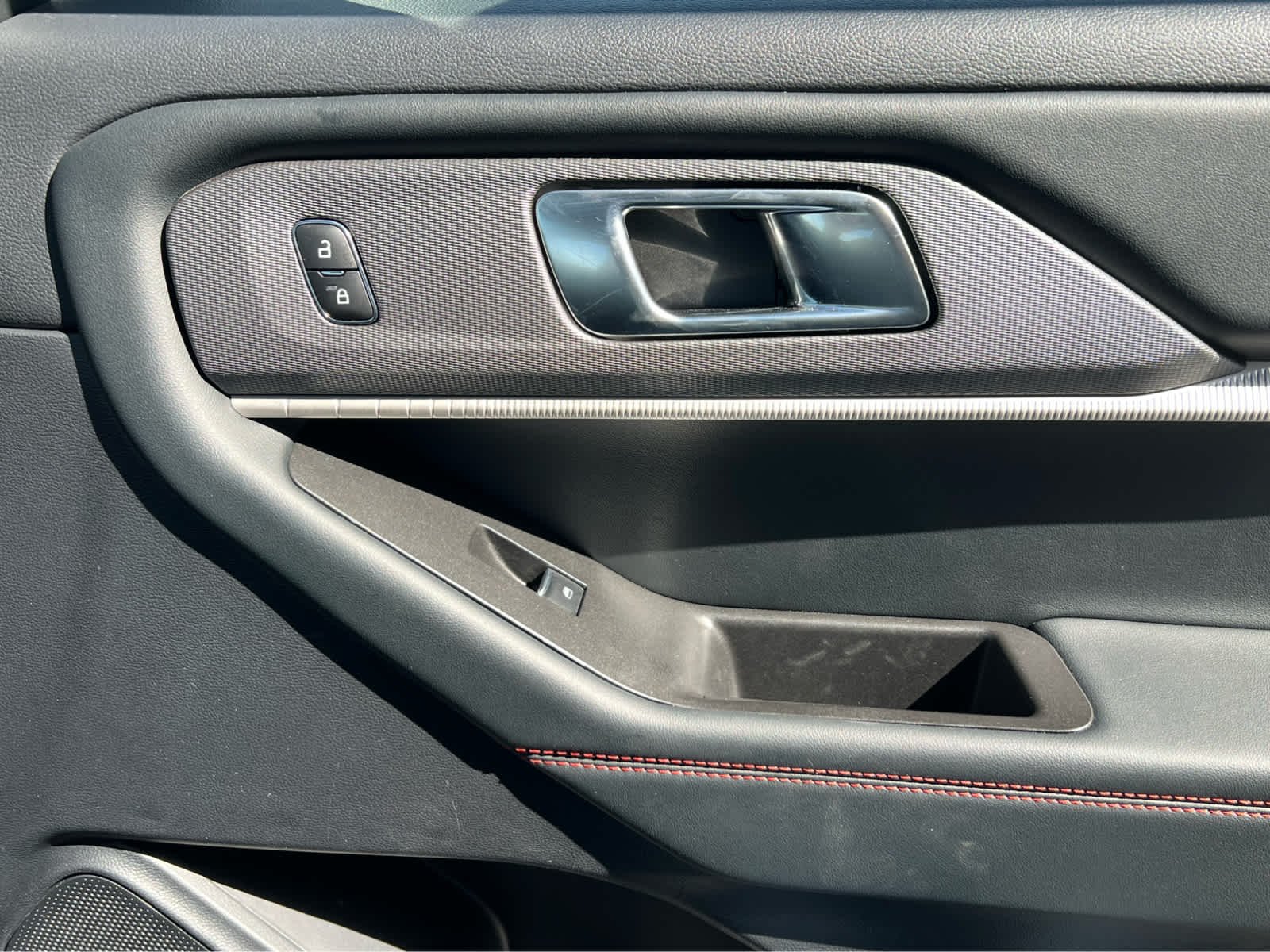 2025 Ford Explorer ST-LINE - Photo 19