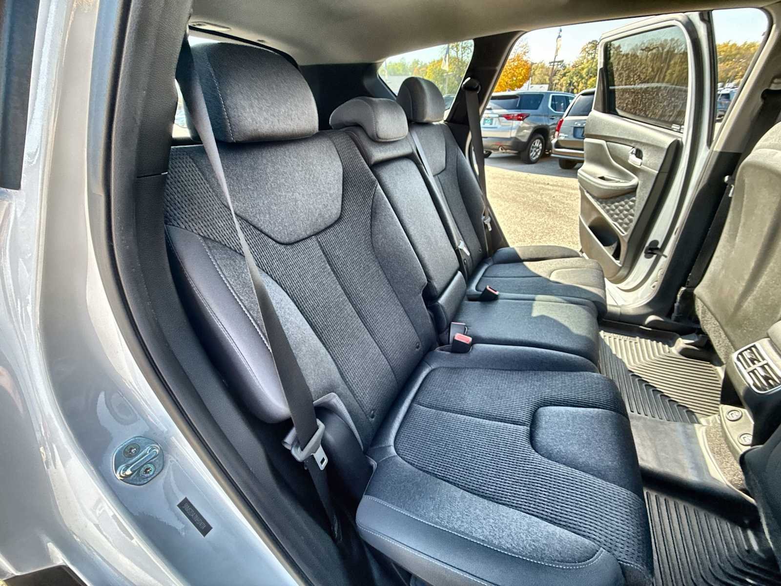 Used 2022 White Hyundai SEL image 25