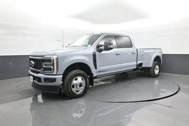 New 2026 Glacier Gray Metallic Tri-Coat Ford F-350® Platinum® image 4