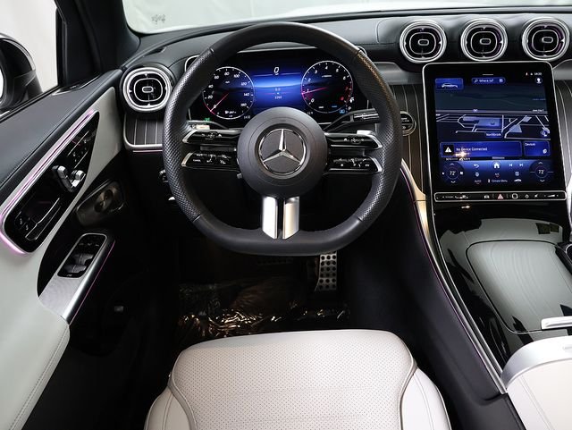 Certified Used 2026 Polar White Mercedes-Benz GLC 300 image 13